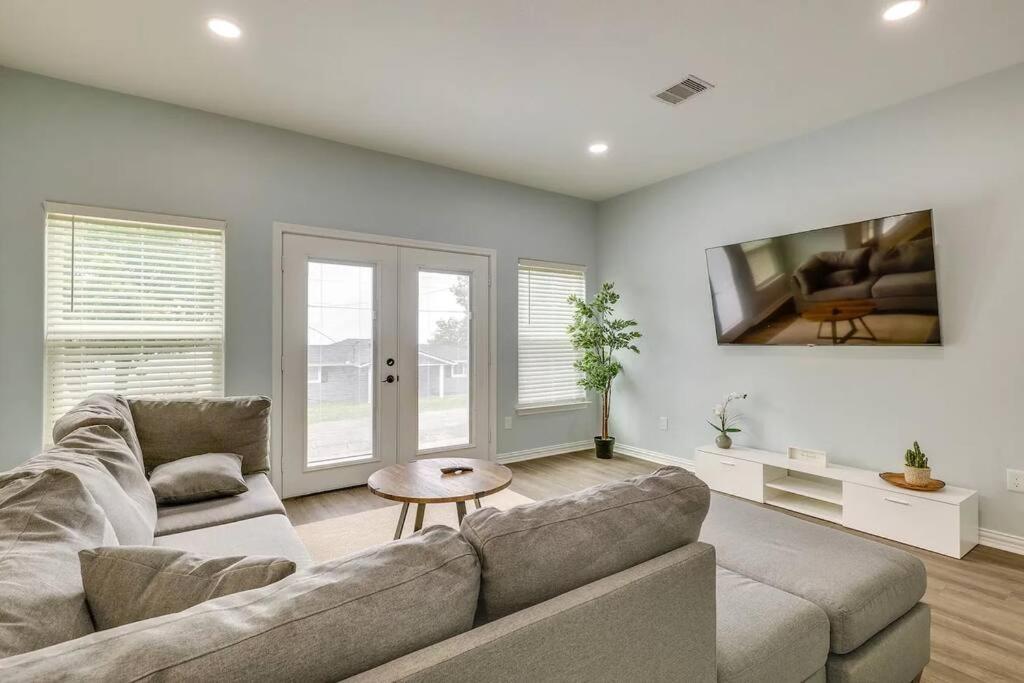 Vacation Home Lake Livingston! Onalaska Extérieur photo