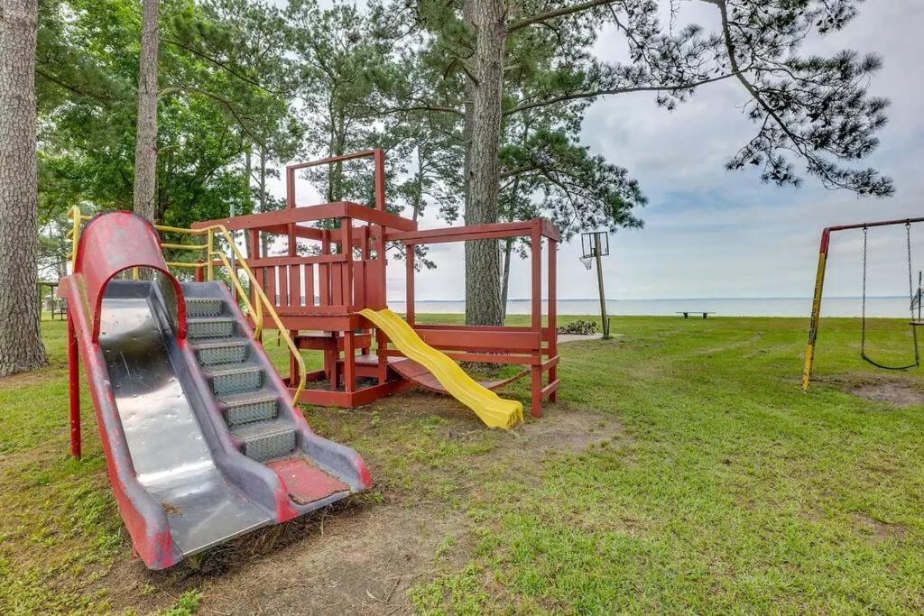 Vacation Home Lake Livingston! Onalaska Extérieur photo