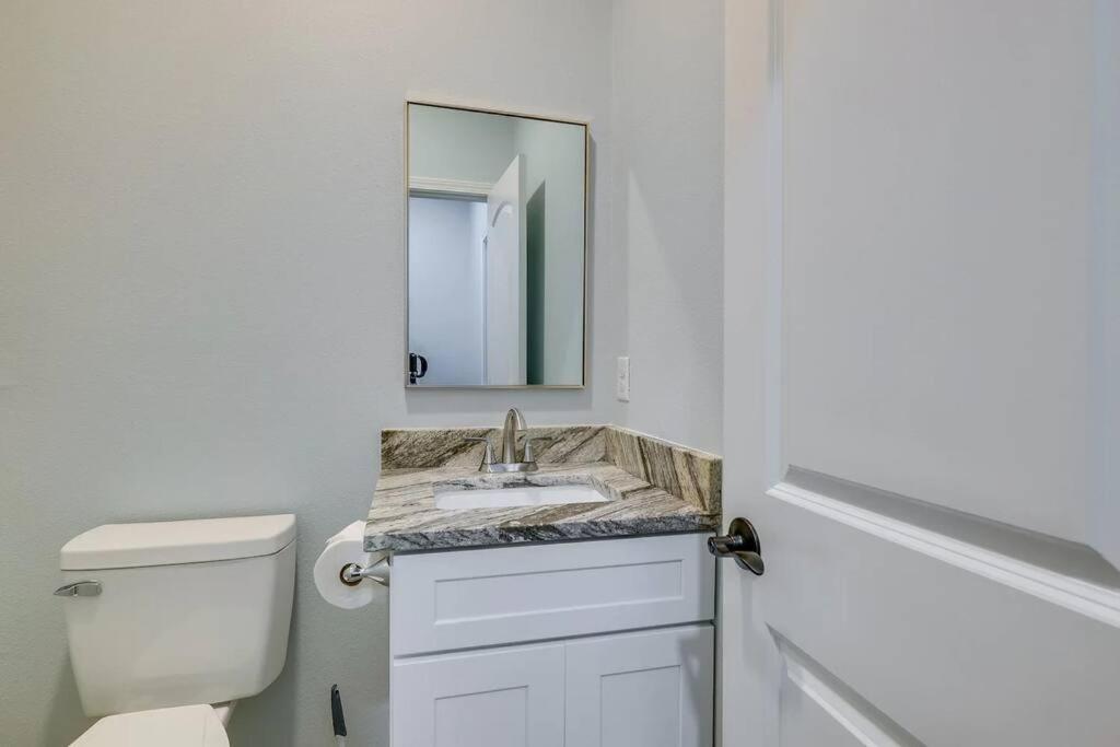 Vacation Home Lake Livingston! Onalaska Extérieur photo