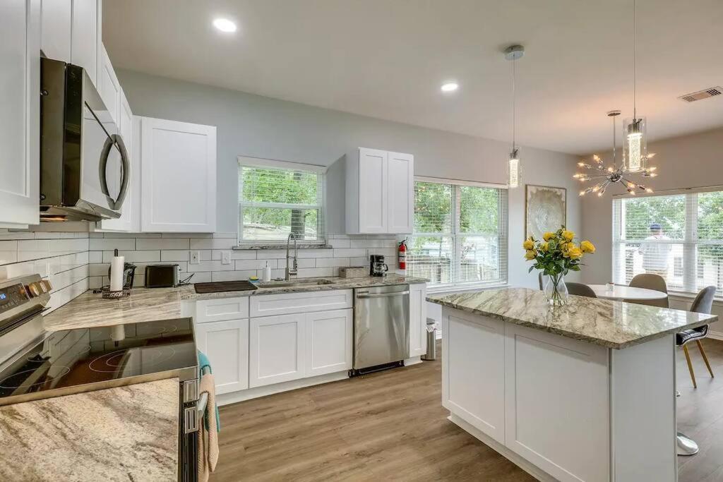 Vacation Home Lake Livingston! Onalaska Extérieur photo