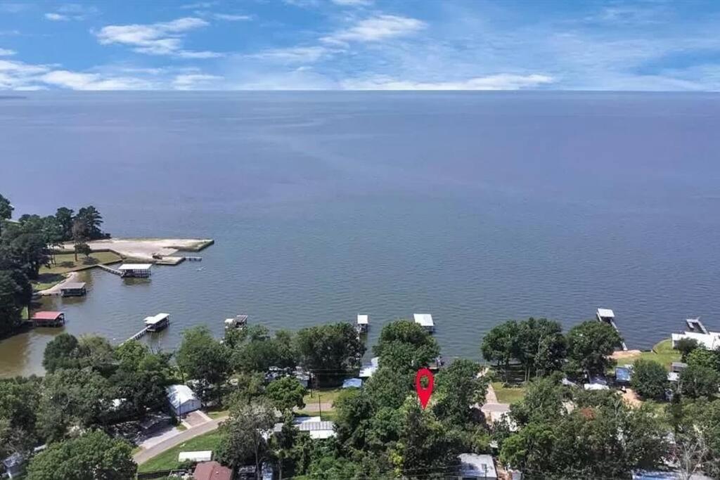 Vacation Home Lake Livingston! Onalaska Extérieur photo