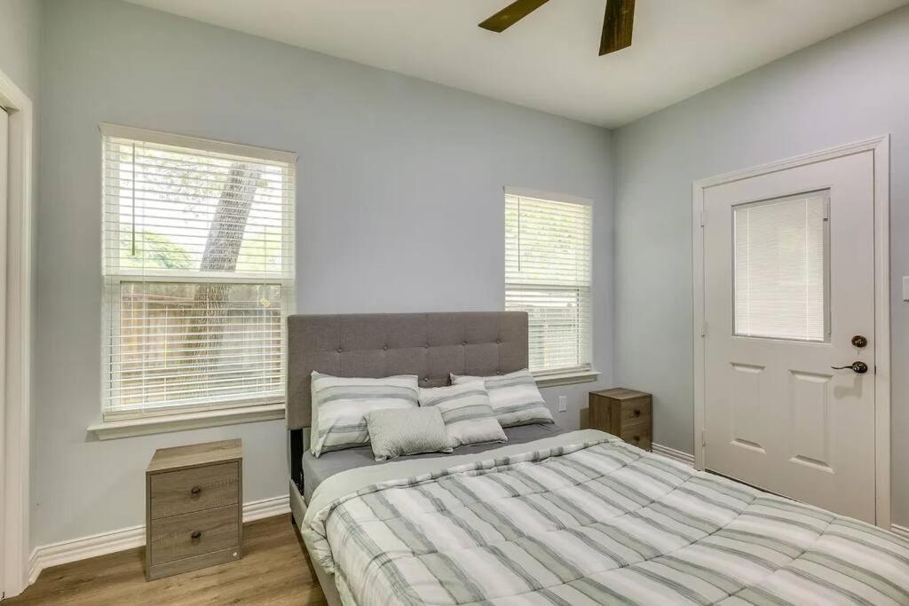 Vacation Home Lake Livingston! Onalaska Extérieur photo
