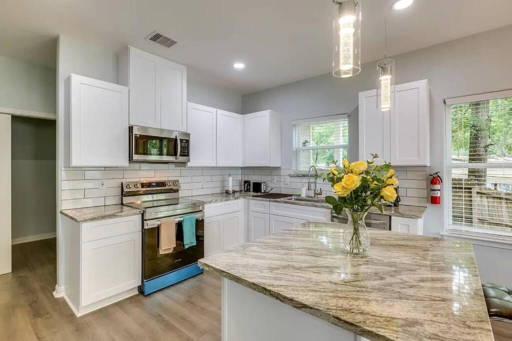 Vacation Home Lake Livingston! Onalaska Extérieur photo