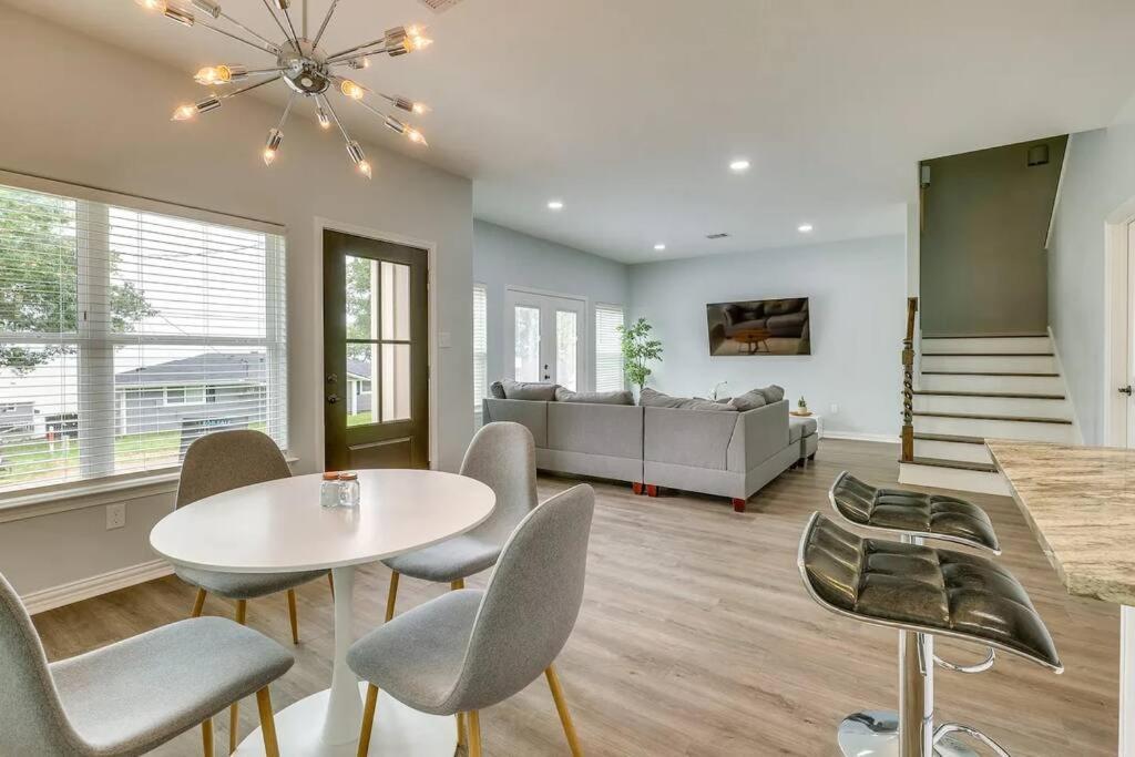 Vacation Home Lake Livingston! Onalaska Extérieur photo