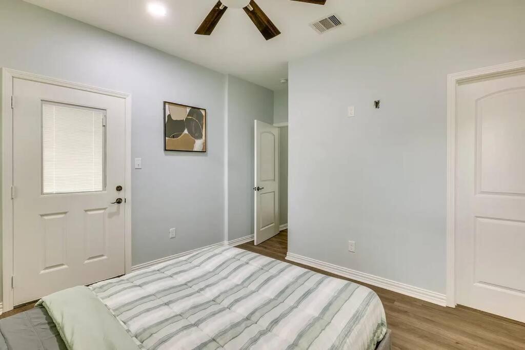 Vacation Home Lake Livingston! Onalaska Extérieur photo