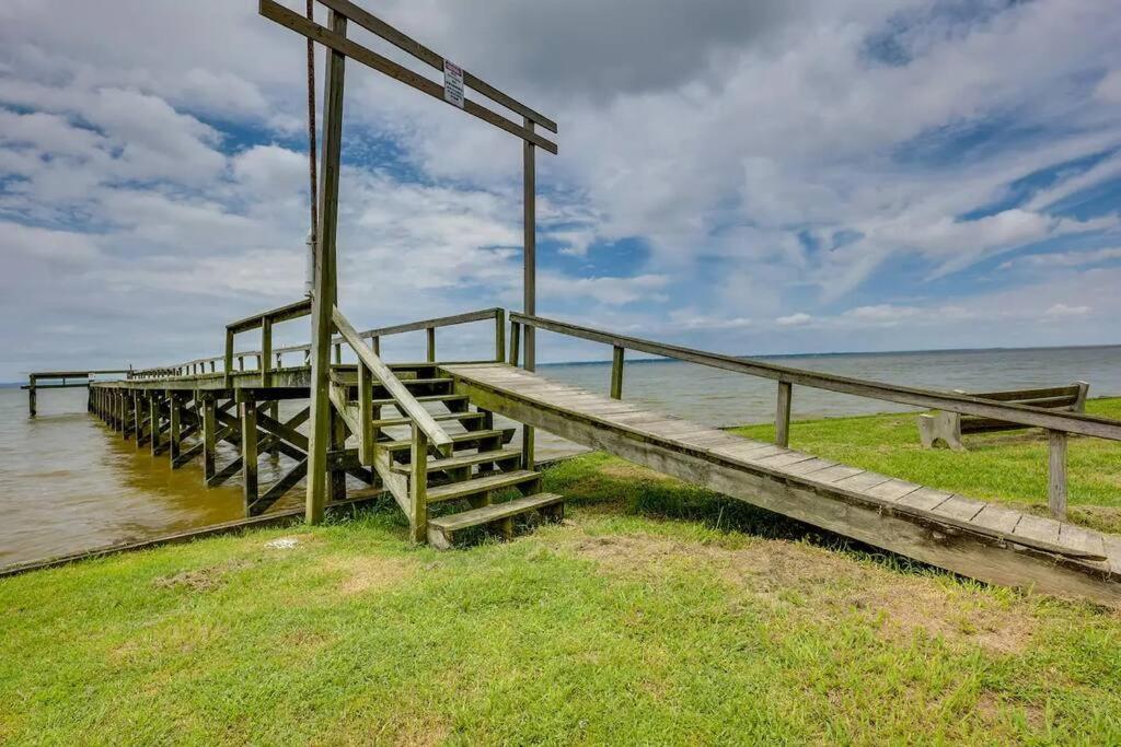 Vacation Home Lake Livingston! Onalaska Extérieur photo