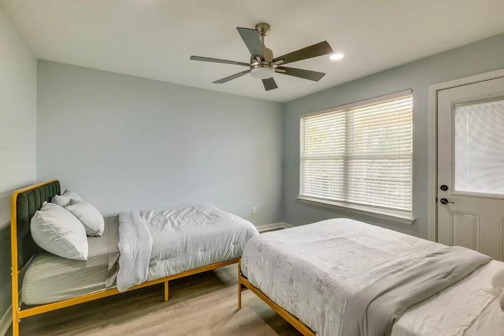 Vacation Home Lake Livingston! Onalaska Extérieur photo